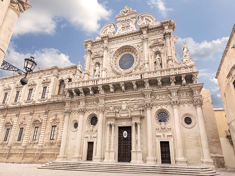 La facciata barocca della Basilica di Santa Croce a Lecce