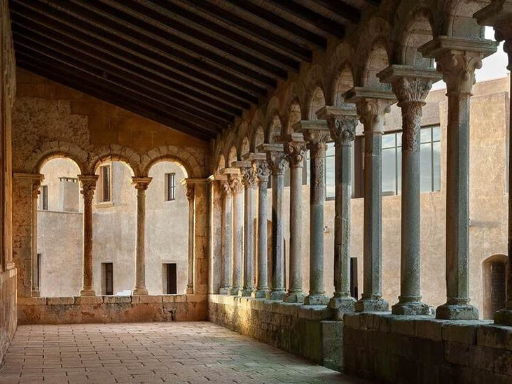 Il portico dell'Abbazia di Santa Maria di Cerrate