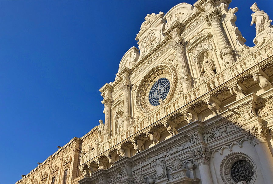 La facciata barocca della Basilica di Santa Croce a Lecce