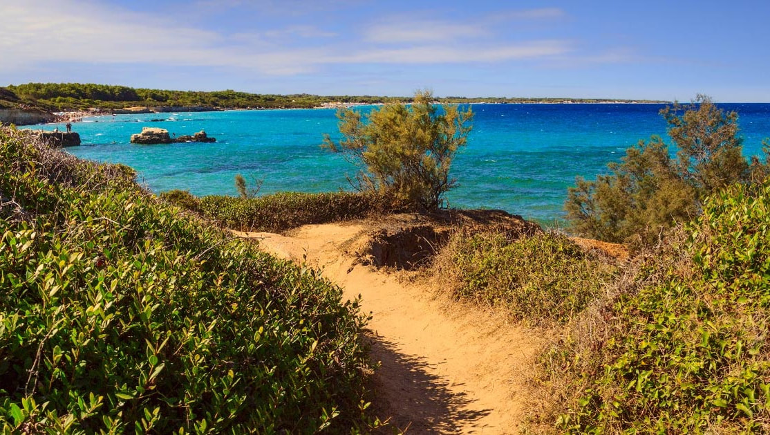 Sentiero costiero sul mare del Salento